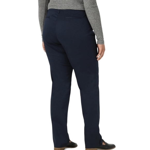 Lee Plus Size Relaxed Fit Straight Leg Pant Size 24W NWT - Picture 3 of 11